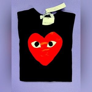 ❌SOLD❌NWT - Comme des Garçons Play Men’s crewneck short sleeves t-shirt size XL